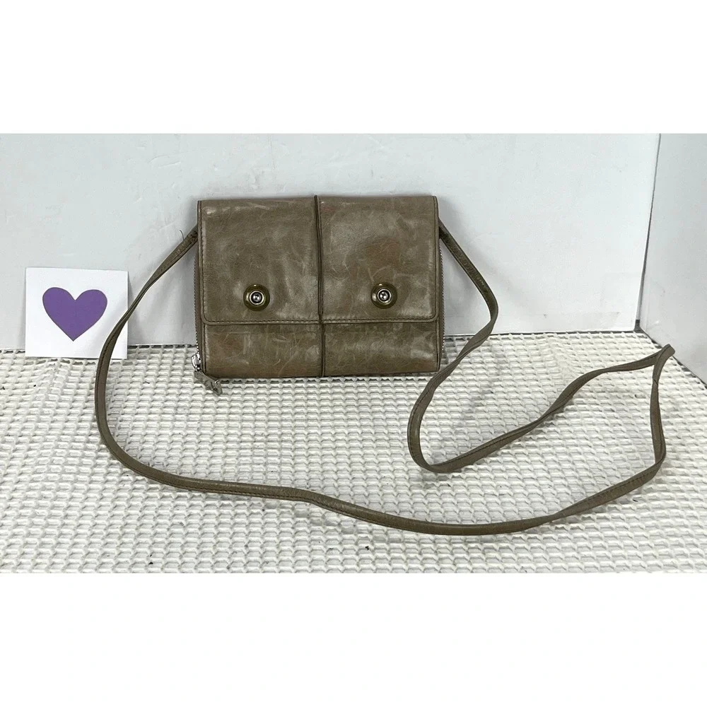 Vntg Hobo Carson Stone Leather Crossbody Bag Small Light Brown Flap Snap Closure